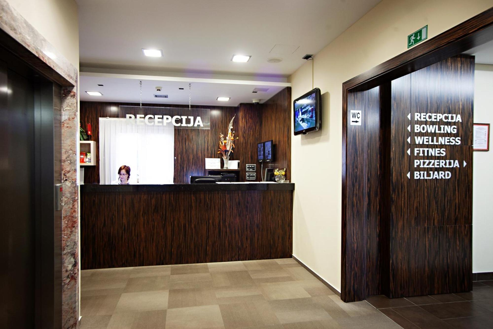 Hotel Marinsek Накло Экстерьер фото