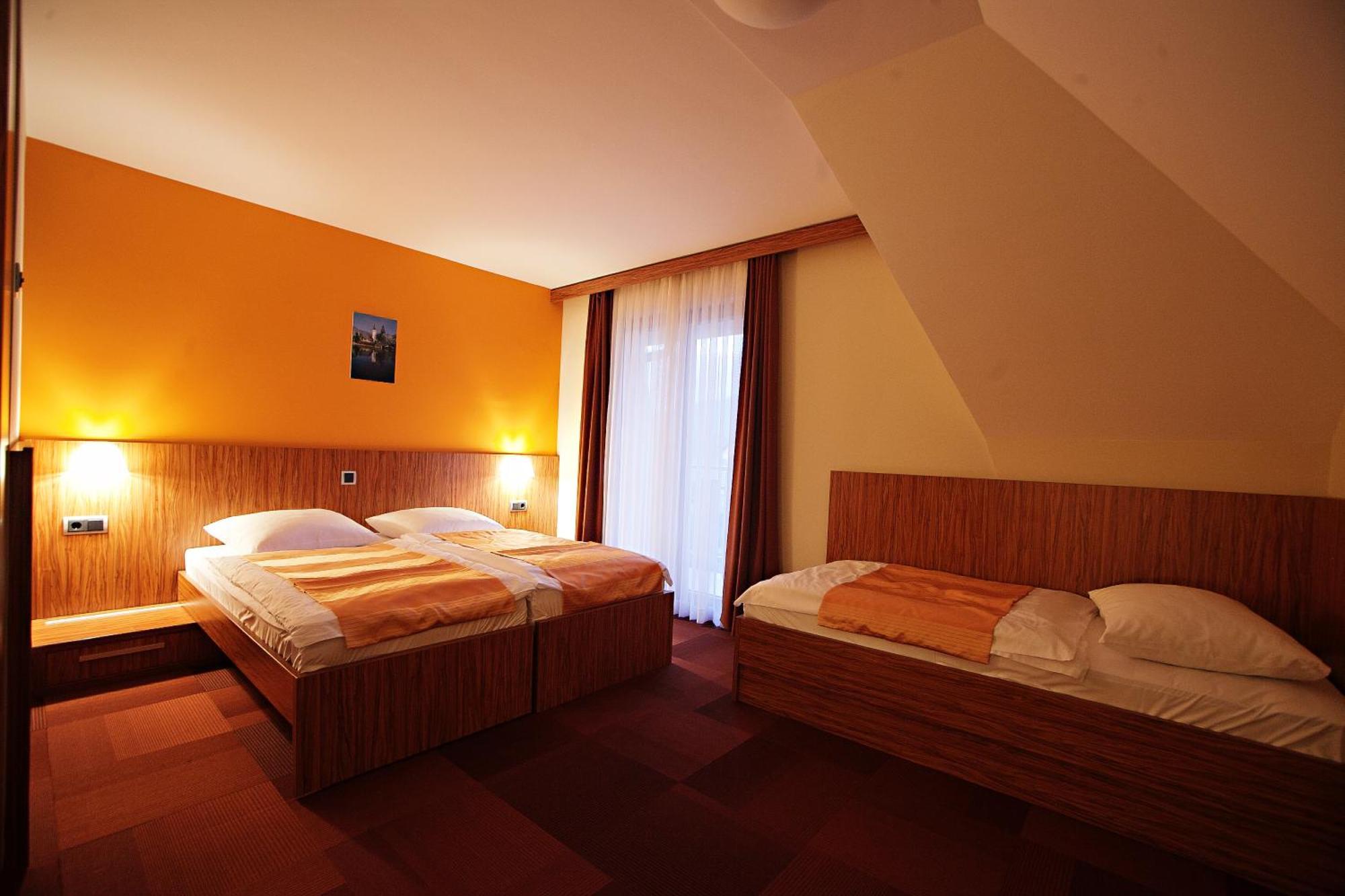 Hotel Marinsek Накло Экстерьер фото