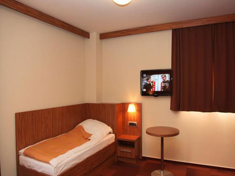 Hotel Marinsek Накло Экстерьер фото